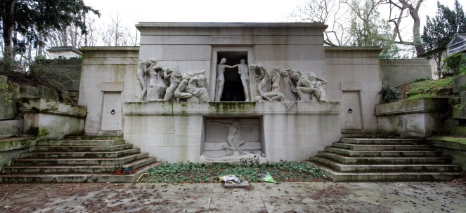 Monument aux Morts (image via Wikimedia Commons)
